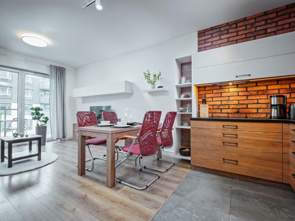 Apartamenty Homely Place Serce Poznania - Stary Rynek - Parking Esterno foto